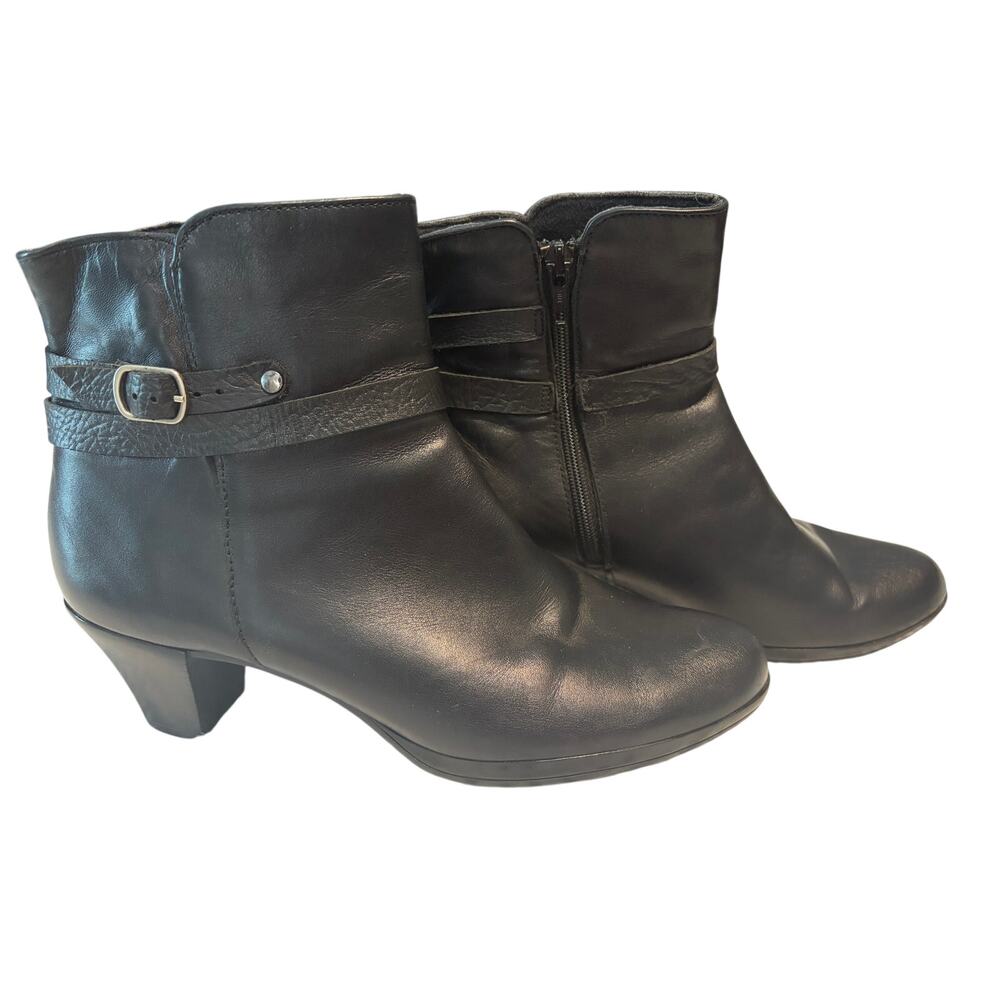 Munro American Black Leather Ankle Boots Buckle Detail Side Zip Comfort Size 7.5